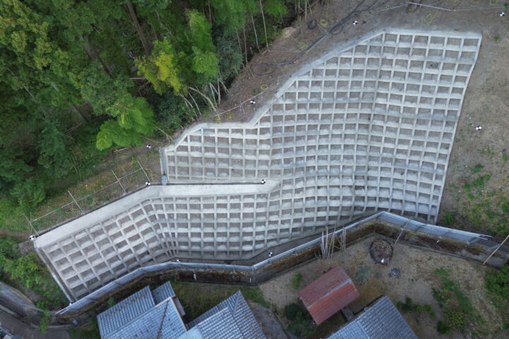 急傾斜地崩壊対策工事 04-07-60･60H-01