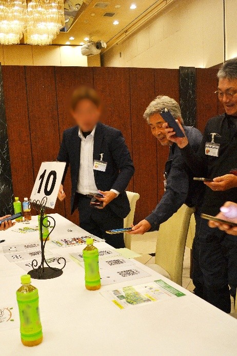 防災クイズを楽しむ参加者