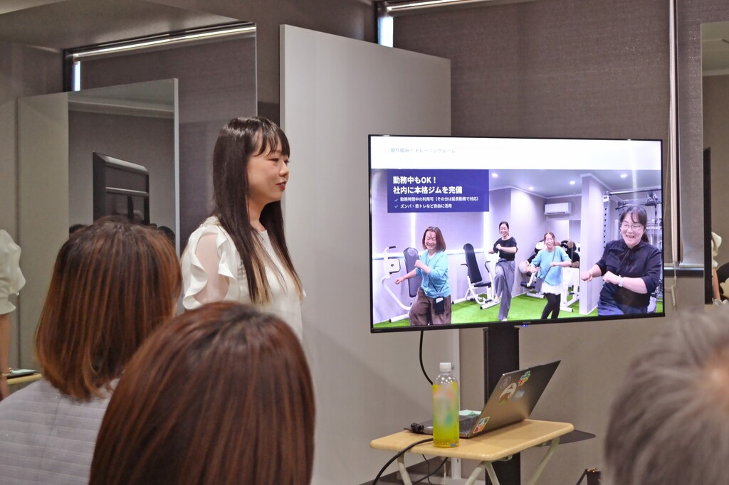 2階トレーニングルームで行われた健康経営の取り組み紹介