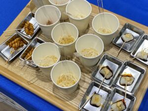 防災食の試食品の様子